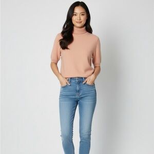 Vintage Peter Scott Women's Peach Cashmere Short Sleeve Turtleneck Sweater